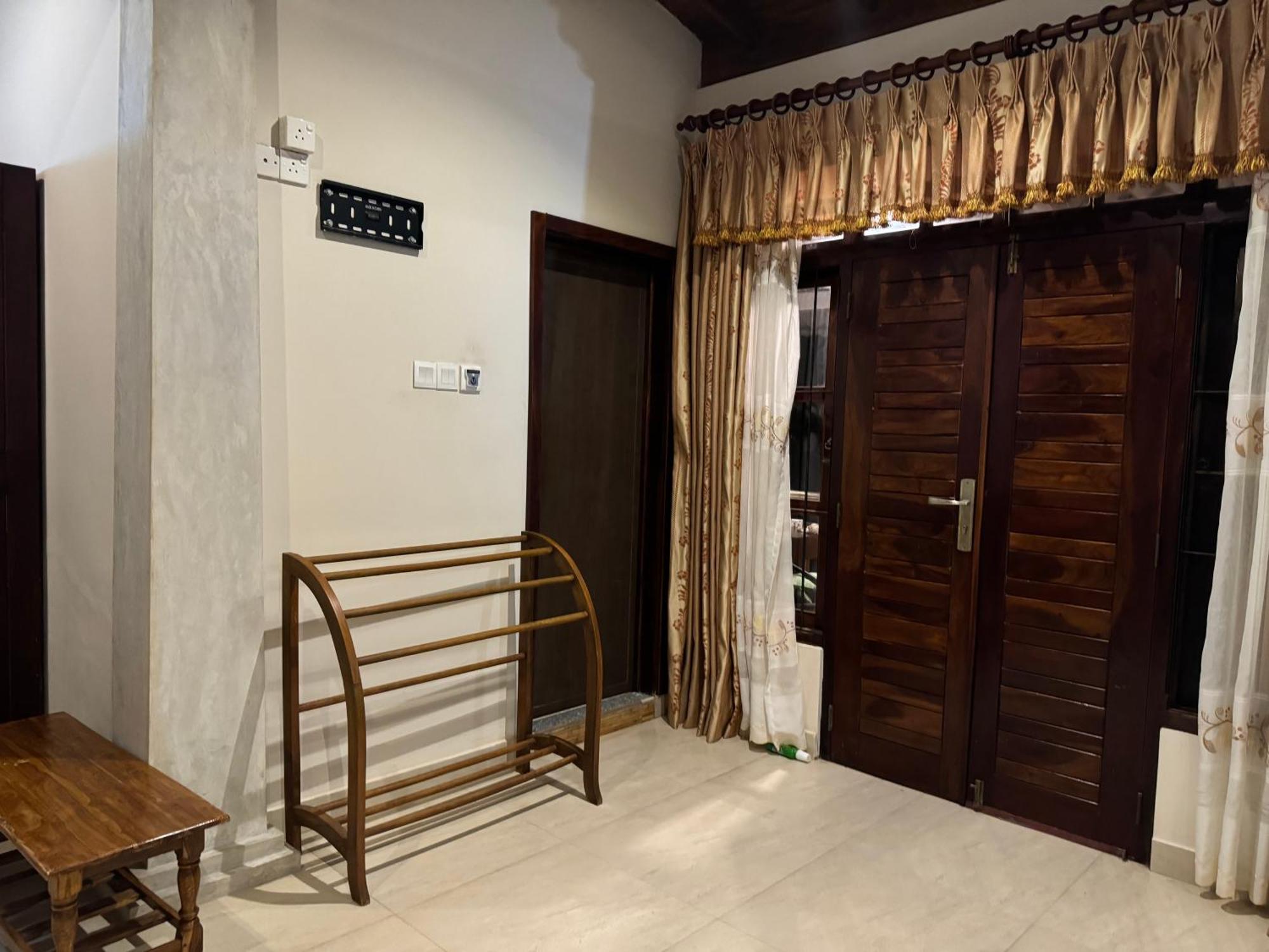 Brinkhouse Guesthouse , Unawatuna Beach Exterior photo
